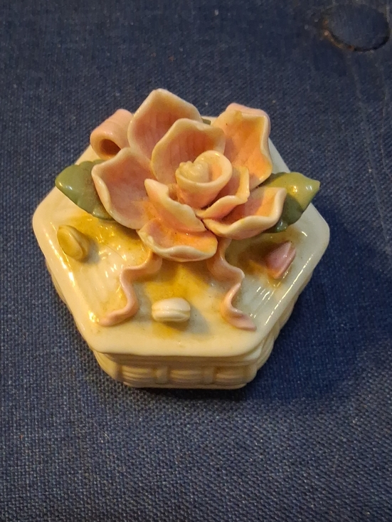 Vintage Other - Vintage Pink and Green Porcelain Rose Trinket Box